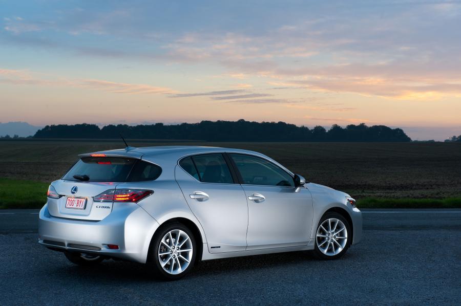  Lexus CT200h 2010 года  (фото 232 из 266)